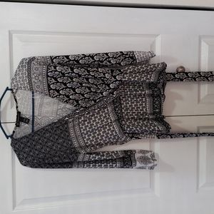 Black and white wrap casual top